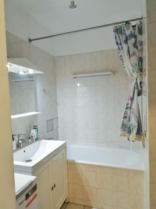 Centrum Studio Apartment With The Self-Check-In Bratislava Exterior foto